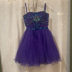 Sherri Hill - Purple dress with sequins and beads #promdress #homecoming